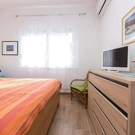 Apartman Emzi