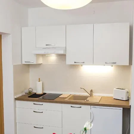 Apartman Emzi