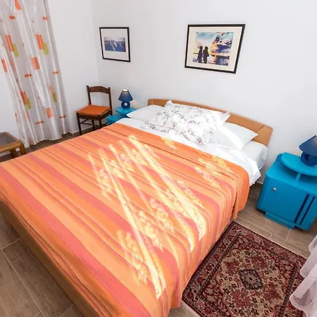 Apartman Emzi
